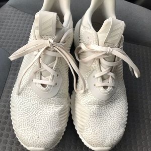 Adidas alpha bounce, size 6